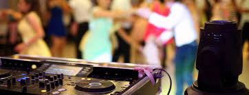 Der ultimative DJ-Service: Die perfekte musikalische Begleitung für Ihre Veranstaltung