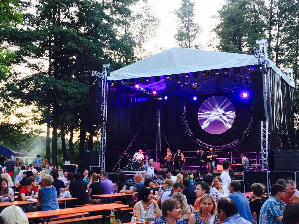 Mieten Sie professionelle Bühnentechnik für Ihre Veranstaltung