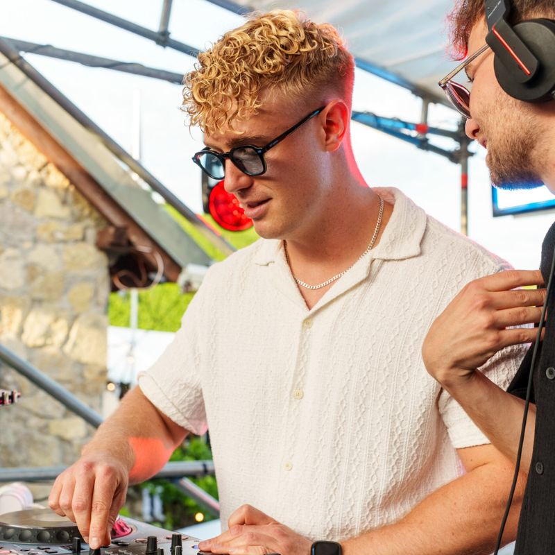 Der perfekte DJ für unvergessliche Veranstaltungen: Musikalische Highlights für jeden Anlass