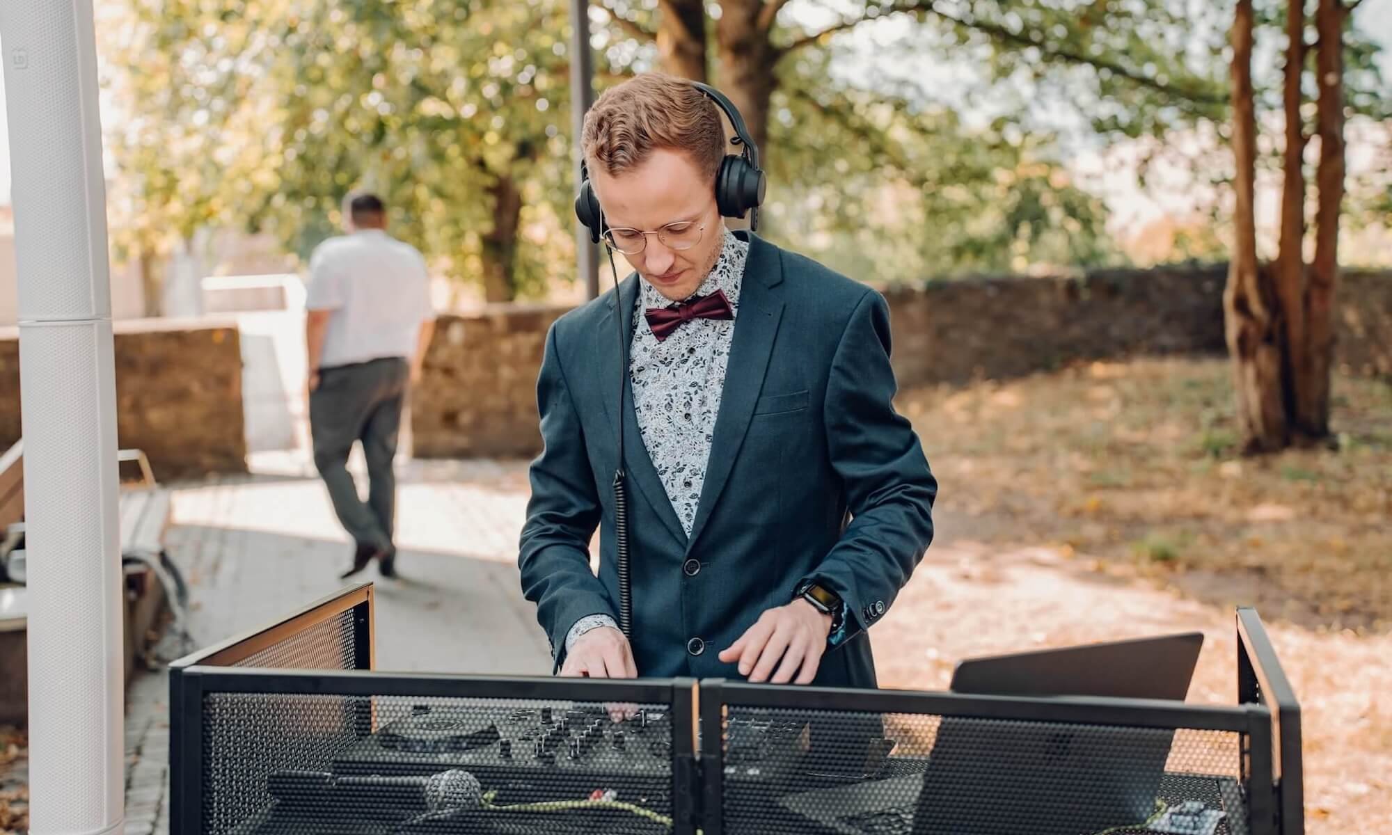 Der perfekte DJ für Ihre Hochzeit in Rheinland-Pfalz: Musikalische Highlights für Ihren großen Tag