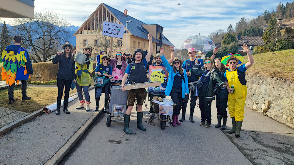 Sommerlicher Spaß im Grünen: Die unvergessliche Ackerparty!