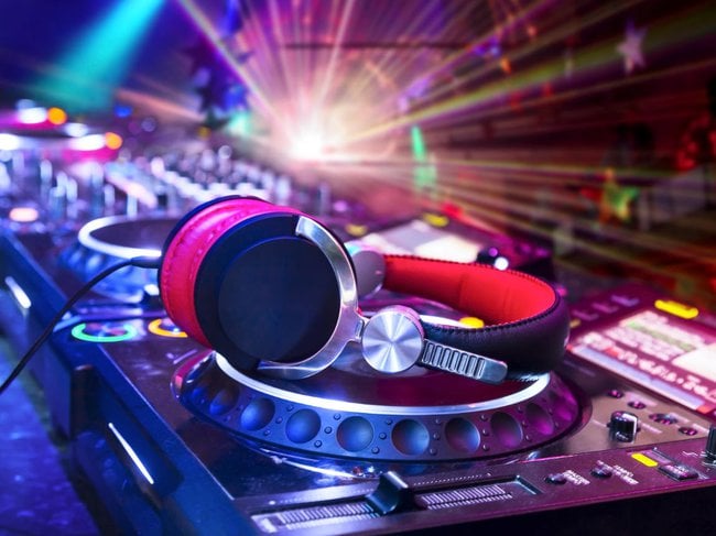 Die Kosten für einen DJ an einem Abend: Was Sie wissen sollten
