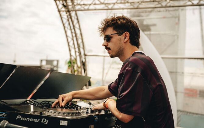 Die ultimative DJ Booking Agentur für Techno-Events